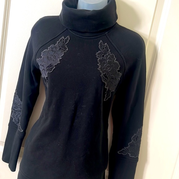 LuluLemon Black Satin Floral Pullover - Picture 9 of 14